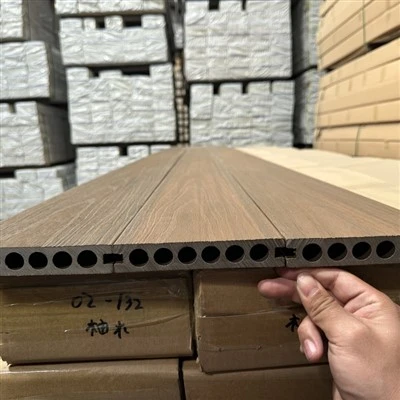 140*25 mm leseno zrno WPC Delovanje